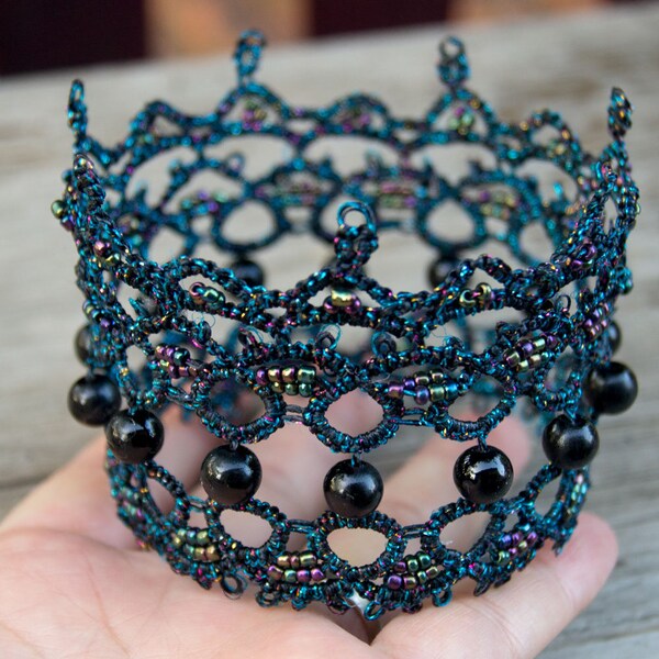Black Pearl Gothic Crown fascinator, Tatting Lace Mini crown, Gothic  Medieval crown, Alternative Wedding Accessories