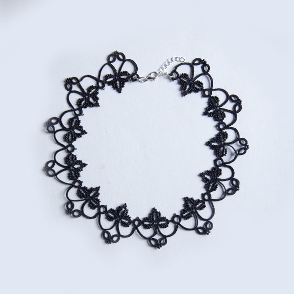 Collier ras de cou en dentelle noire frivolité, Collier ras de cou noir frivolite, Colliers victoriens noirs tendance pour femme, Bijoux de frivolité gothiques