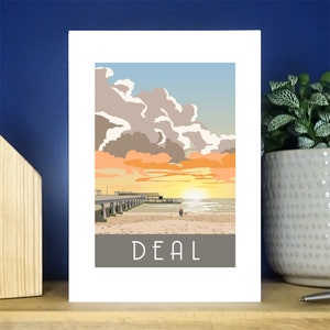 Deal Beach Sunrise, Kent. Portretwenskaart. Meer dan 500 om uit te kiezen.