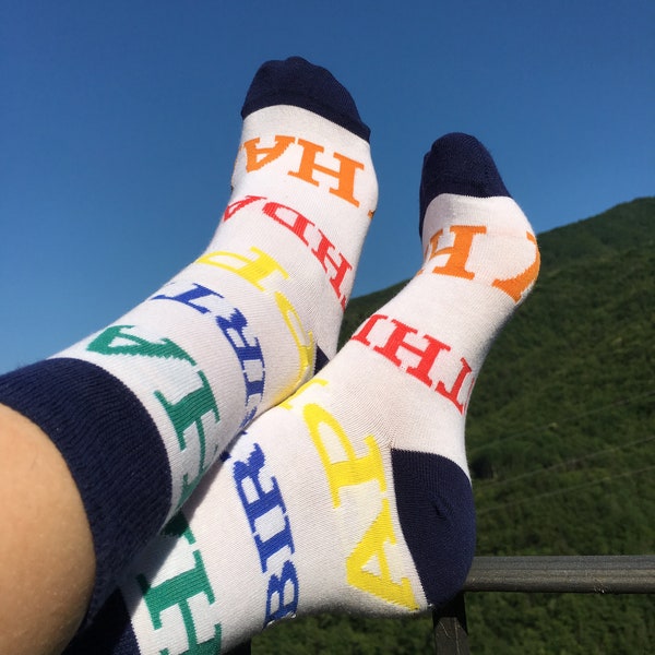 'Happy Birthday' Socken mit hohem Baumwollanteil in 2 Größen. Neuheit Socken, Geburtstagsgeschenk, Geburtstagsgeschenk, Geburtstagssocken.