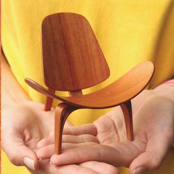 Handmade Miniature Wooden Shell Chair: 1/6 Scale Doll Furniture