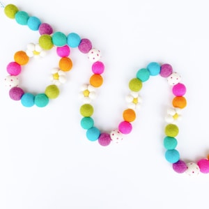 Bright Rainbow Daisy Garland | Spring Daisy Garland | Felt Ball Garland | Felt Daisies