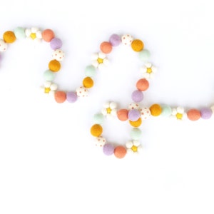 Spring Garland | Daisy Garland | Felt Ball Garland | Pom Pom Garland | Daisy Banner | Spring Banner | Easter Decorations | Floral Garland