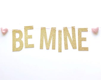 Be Mine Banner with Felt Hearts | Valentine's Day Decorations | Valentine's Day Banner | Galentine's Day | XoXoXo | Be Mine Garland