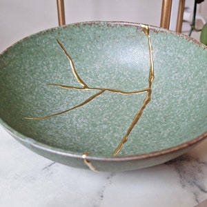 Kintsugi Bowl, Broken and Repaired Japanese Ceramic, Vase, Pottery, Mug, Art, Gift Made in Japan RF181