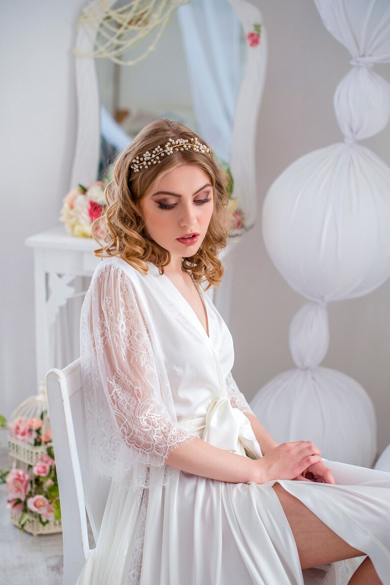 getting ready womens robe Long bridal robe with lace sleeves silk satin bride gown honeymoon lingerie Maxi lace wedding robe