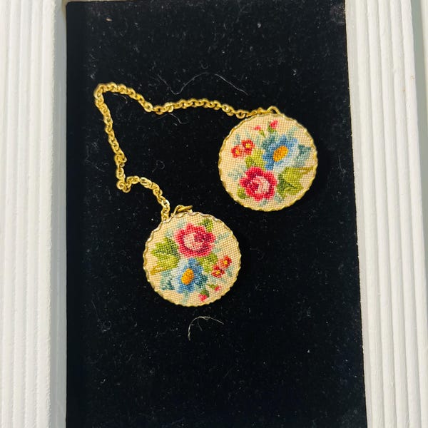 Vintage Sweater Collar Clip with Embroidered Button with Chain and Clips