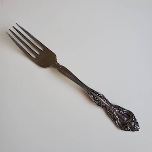 Vintage Oneida Stainless Heirloom Michelangelo Dinner Fork Cubed Stamp