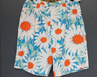 Vintage 60s 70s Side Zip High Waist Shorts Daisy Pattern Handmade