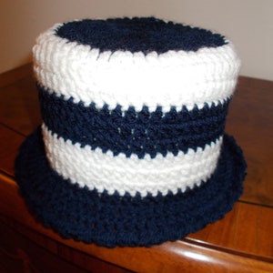 Klohut -Klohütchen Toilet Paper Hat in blue/white