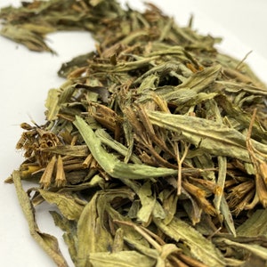 Dried Pericon, Tagetes lucida Leaf for Sale from Schmerbals Herbals. Otherwise known as Sweet Mace Marigold, Sweet Scented Marigold, Mexican Marigold, Mexican Mint Marigold,  Mexican Tarragon, or Yerbaniz