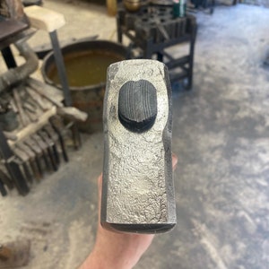 Hand forged 2.5 pound Japanese bladesmith hammer image 4