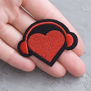 Backpack Jacket Accessory Funny Badge Sticker Pink Broken Heart Internet Love Signal Strength Symbol Iron On Applique No Wifi Patch
