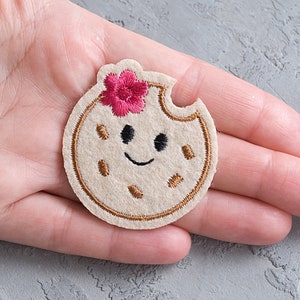 Cookie Bite Bügelbild 50mm, Keks, Keks, Emoji gestickte Applikation, DIY Stickerei, Rucksack, Jacke, Tasche - 1 3/4"