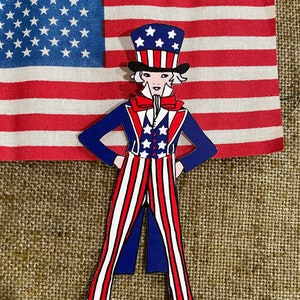 Dimensions jusqu'à 17 po. Style vintage Americana, 4 juillet, États-Unis, patriotique, oncle Sam, carte de décoration en papier cartonné découpée à la main, décorations de cupcakes aussi