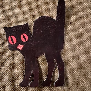 Tailles jusqu'à 34 cm, style vintage, chat noir debout, dos cambré, yeux rouges, crocs, décoration d'Halloween en papier cartonné découpé à la main, décorations de cupcakes