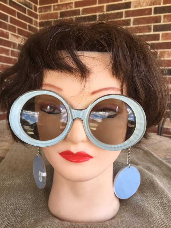 Tinder glasses vintage oral