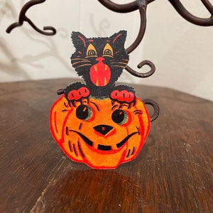 Tailles jusqu'à 40,4 cm de style vintage chat noir assis dans une citrouille JOL, décoration Halloween en papier cartonné découpé à la main, décorations de cupcakes disponibles