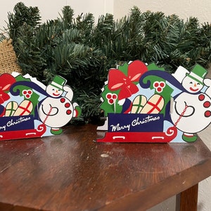 Elección de tamaños Estilo vintage Muñeco de nieve plegable y corona Tarjeta de lugar para recuerdo de fiesta de Navidad, dulces, mini contenedor de magdalenas Decoración de cartulina