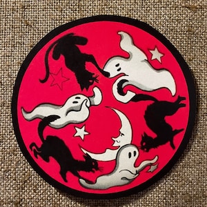 Tailles jusqu'à 25 cm de style vintage Chats noirs chassant les fantômes, scène ronde Halloween, décoration en papier cartonné découpé à la main, encadrement, décoration de petit gâteau