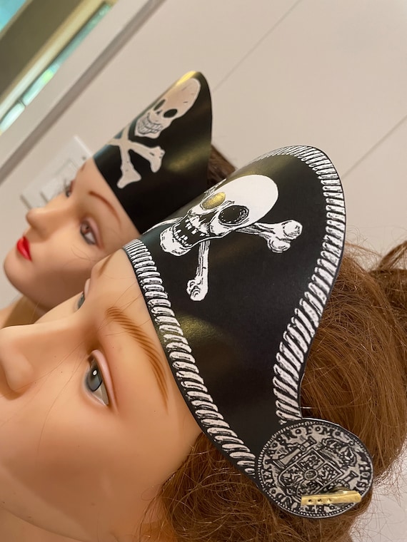 Sombrero Calavera Halloween – 2 Piezas, Dorado Y Plateado, Ideal Para Disfraces De Pirata Y Fiestas
