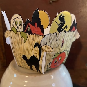 Vintage Style Repro 1920&#39;s Detailed Fence Scenes 5 Sided Halloween Party Favor,Candy Container,Nut Cup, Sized for Cupcakes Too!!