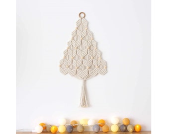MACRAME WALL HANGING / Christmas tree / Macrame wall decor / Tapestry / Christmas ornament / Christmas decoration