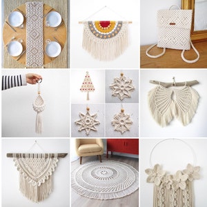 Peut inclure: Une collection de tentures murales en macramé, de chemins de table et d'autres articles de décoration intérieure. Les articles sont fabriqués avec du cordon de coton naturel et présentent divers motifs et designs géométriques.