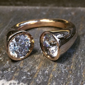 Mirror ring, zircon