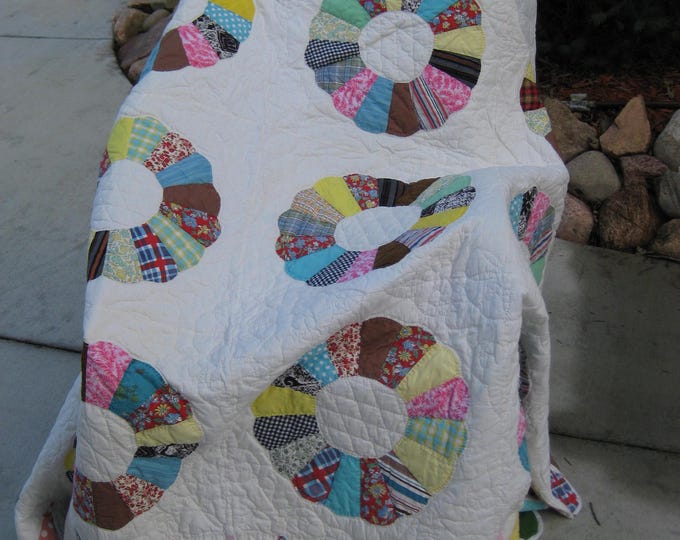 Vintage Dresden Plate Quilt