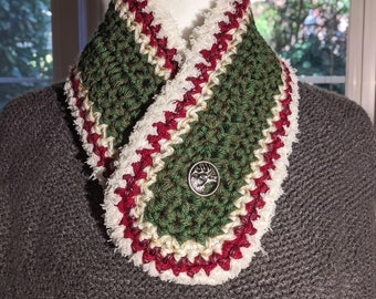 Christmas Neck Warmer, Crochet Scarf, Christmas Scarf,  Handmade Scarf, Holiday Scar, Holiday Cowl, Green and Red Scarf (H0010)