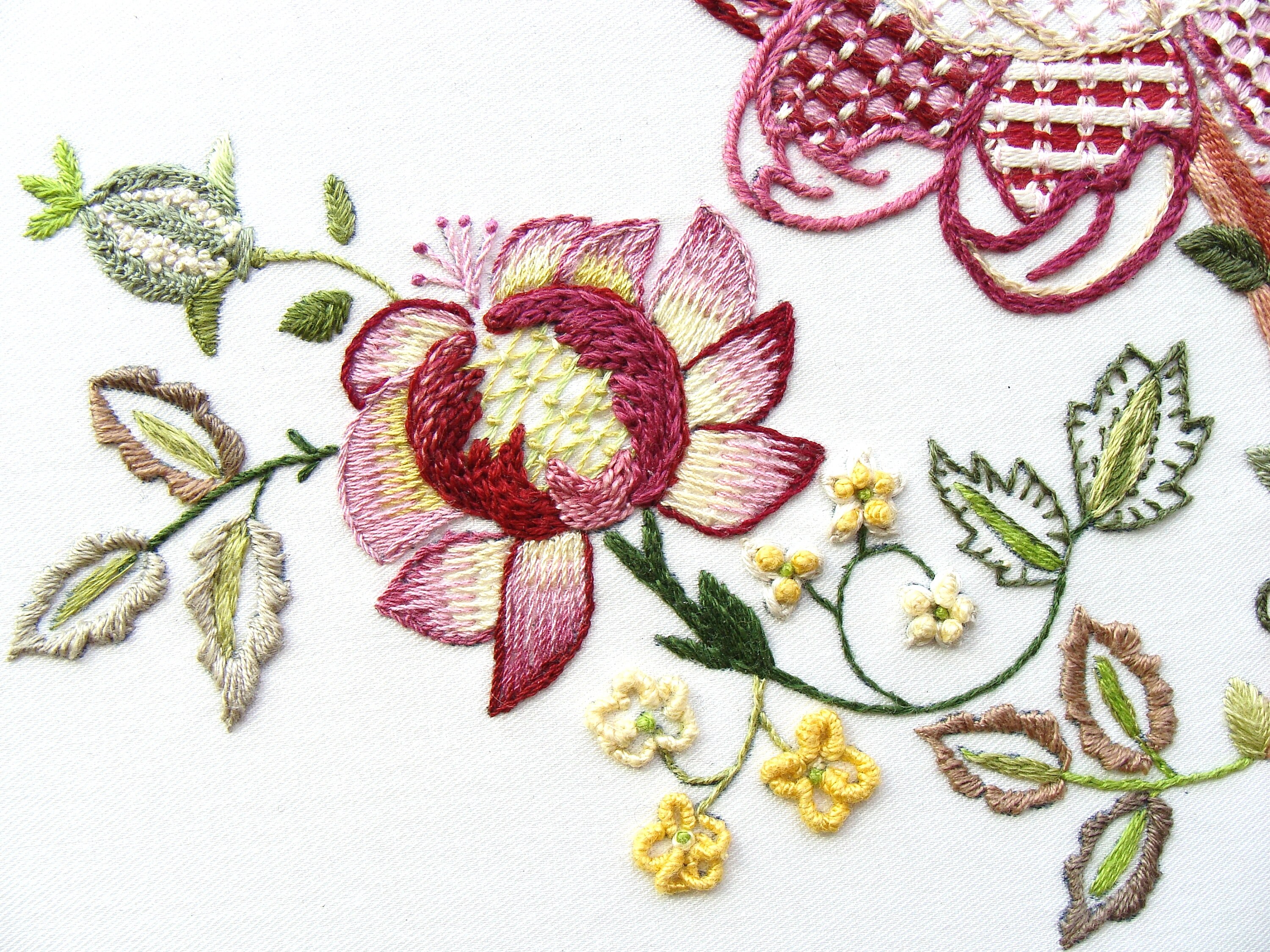 Crewel Embroidery Kit Queen Rose Light Kit De Broderie Etsy