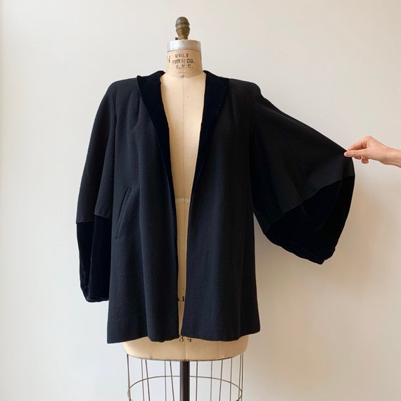 Black Contrast Swing Coat ~ Vintage 1940s Balloon