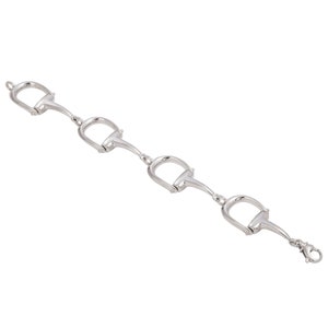 Könnte beinhalten: Ein silbernes Armband mit einer Kette aus mehreren ineinandergreifenden, pferdebissförmigen Gliedern. Das Armband hat einen Karabinerverschluss.