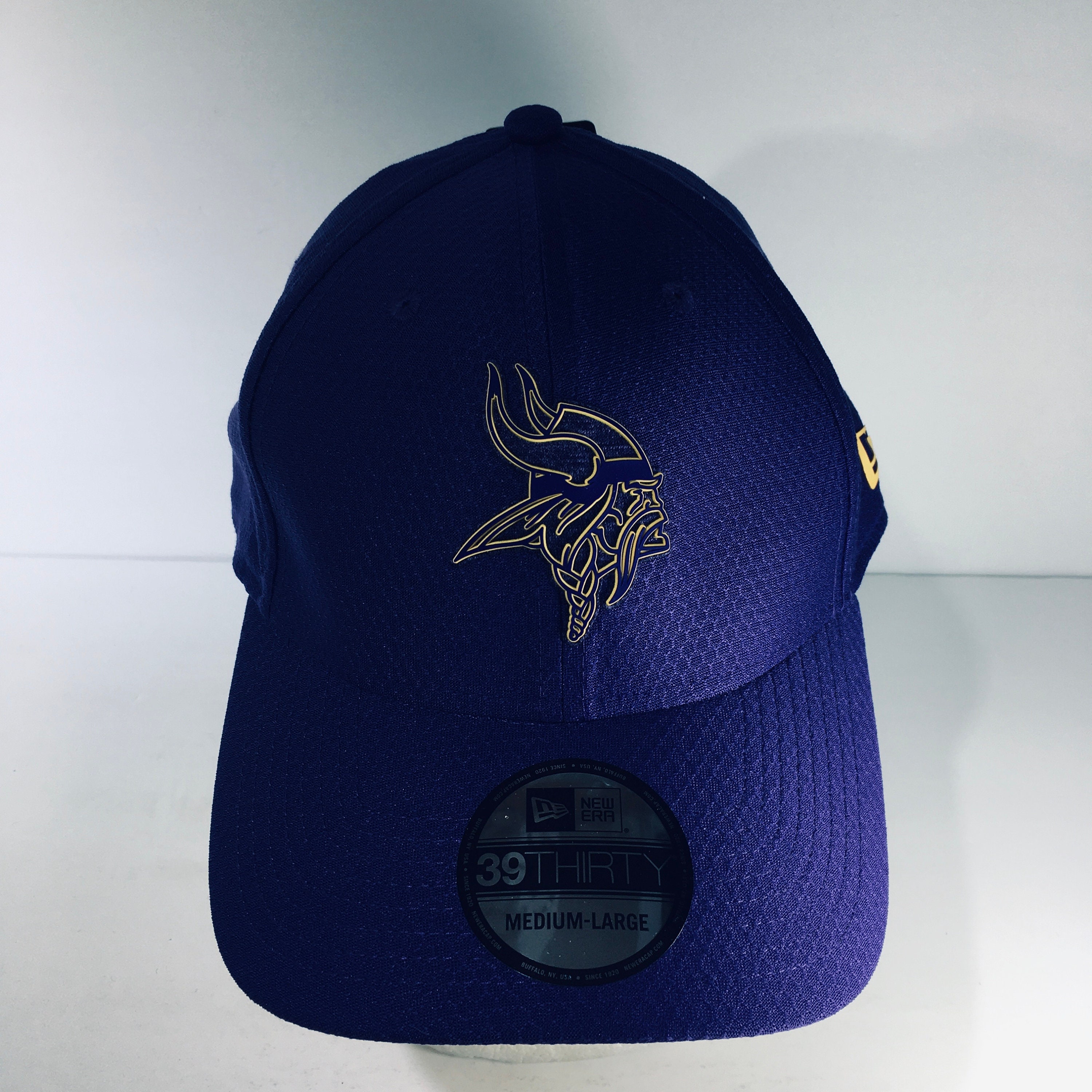NFL Minnesota Vikings New Era 39THIRTY Curved Brim Fitted Medium-Large Cap Hat - Sample New with Tags