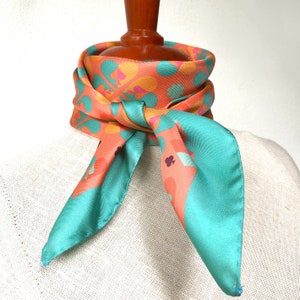 Vierkante zijden zomersjaal voor vrouwen, turkooisoranje zijden bandana, mediterrane hoofddoek, zomerhaarsjaal, luxe accessoire, hoofdband
