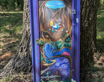 Cuadro acrílico de Alicia en el País de las Maravillas pintado a mano con marco 3D personalizado.