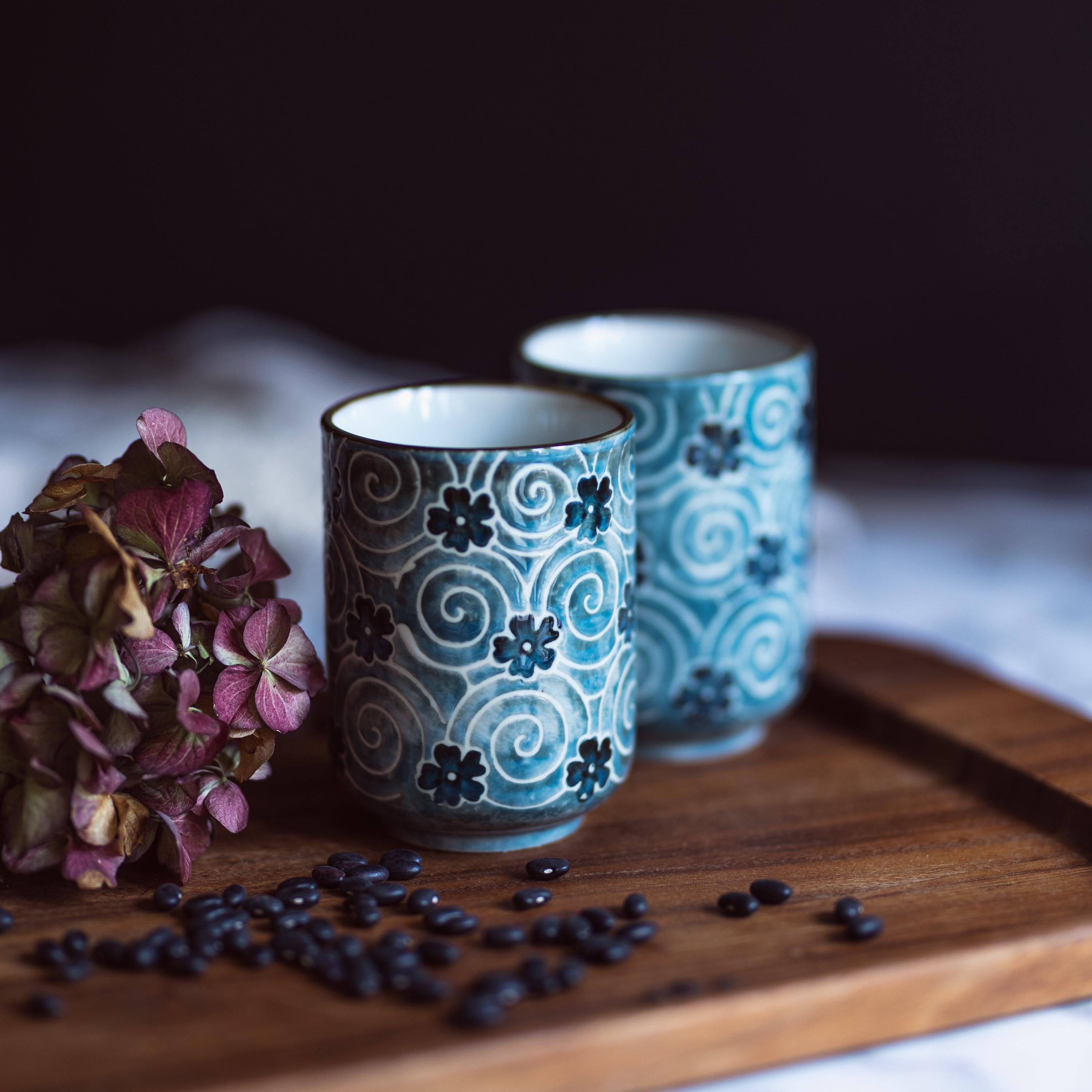 tasse traditionnelle japonaise à thé avec motifs fleurs de sakura KYÔSAKURA