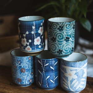 Set of 2 Japanese Teacup Ceramic Tea Cup Mug Japanese Traditional Flower Design