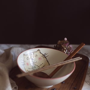Large Ceramic Smiling Cat Japanese Ramen Bowl Noodles Bowls for Ramen Pasta Soup Pho Mixing Salad Dishes Cereal with Spoon Chopsticks 1000ml