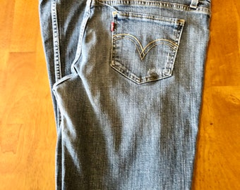 518 levis bootcut