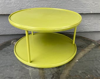 Plato giratorio Rubbermaid vintage de los años 70, color verde, con varios niveles, ideal para la cocina.