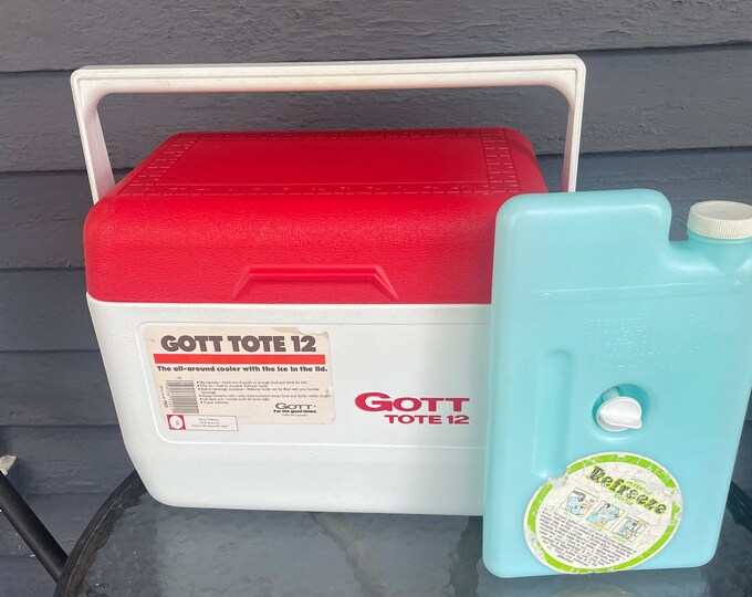 Gott Cooler 12 Quart With Bonus ice Pack 1980's Red Camping/fishing