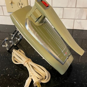 3 Speed Portable/Handheld Mixer Model Dim47 Green Made in USA