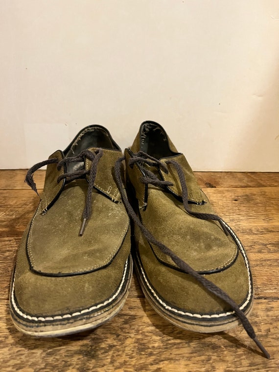 Size 17 bowling best sale shoes
