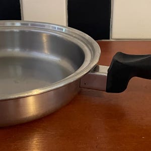 Vintage Flavor Seal 9 inch Frying pan  NO LID Made in USA/vintage kitchen/retro kitchen/70&#39;s