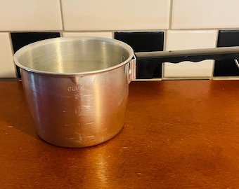 Vintage Aluminum Measuring Cup: 2-Cup with Plastic handle Made in Hong Kong