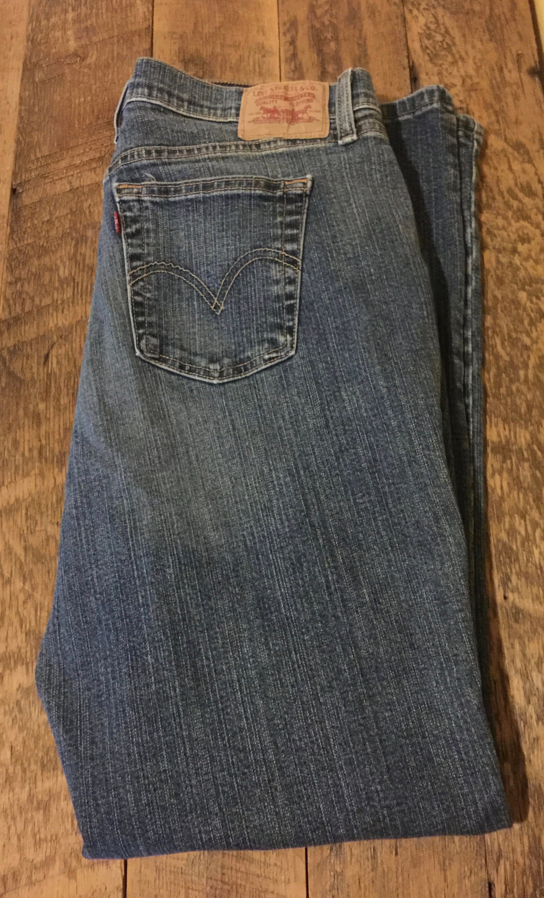 Women's Levis 550 Size 16m With a Med Wash Classic Relaxed - Etsy Canada