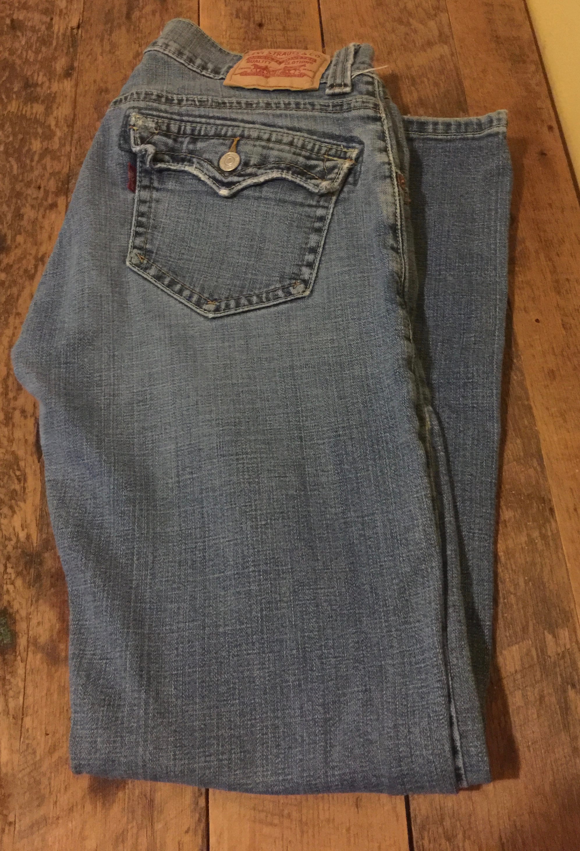levi's 542 low rise flare