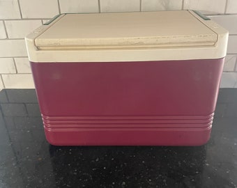 Nevera portátil vintage de 12 cuartos con tapa abatible, color morado, verde azulado y blanco, ideal para acampar, pescar, ir a la playa o para eventos deportivos.